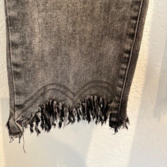 John Mark Black Straight Leg High Rise Fringe Hem Jeans - Size 14 - EUC - Picture 2 of 6